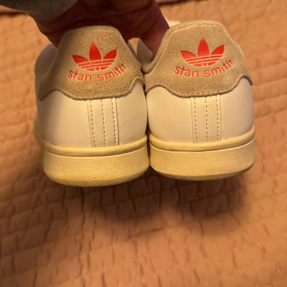 Adidas Stan Smith White/Red Heart Valentine Sneakers Size 9 - Picture 5 of 8